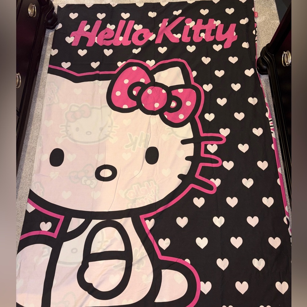 Hello Kitty Twin-Size Duvet